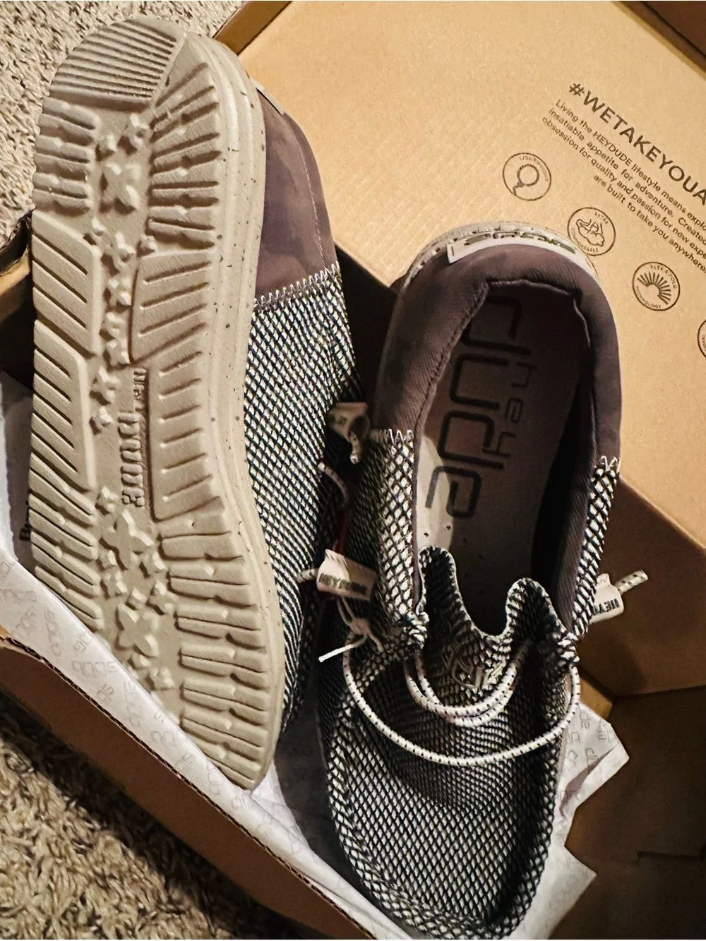 NIB Hey Dude Wally Casual Knit Slip-On Men’s 7 Sneakers in Beige & Brown